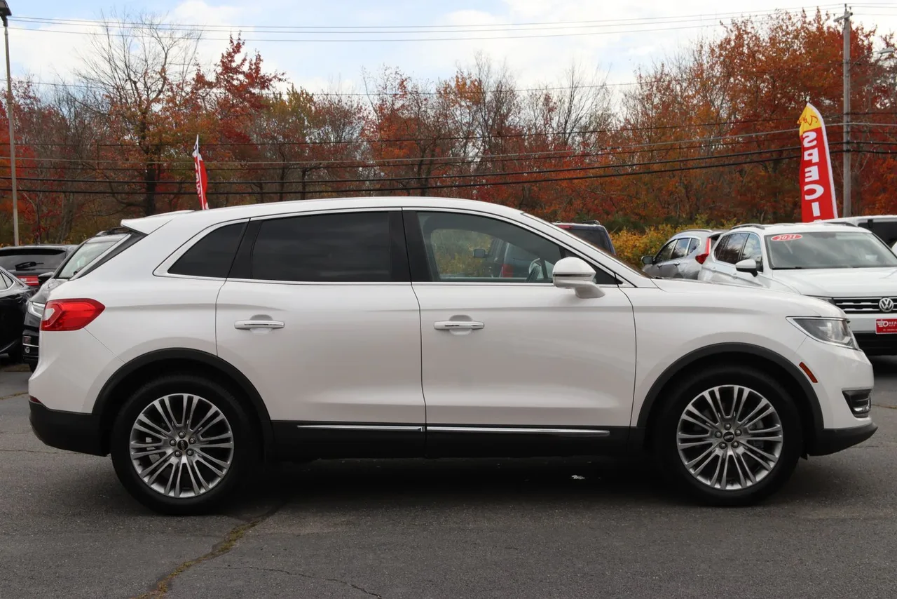 2018 Lincoln MKX Reserve Sport Utility 4D in white — photo 6 of 35