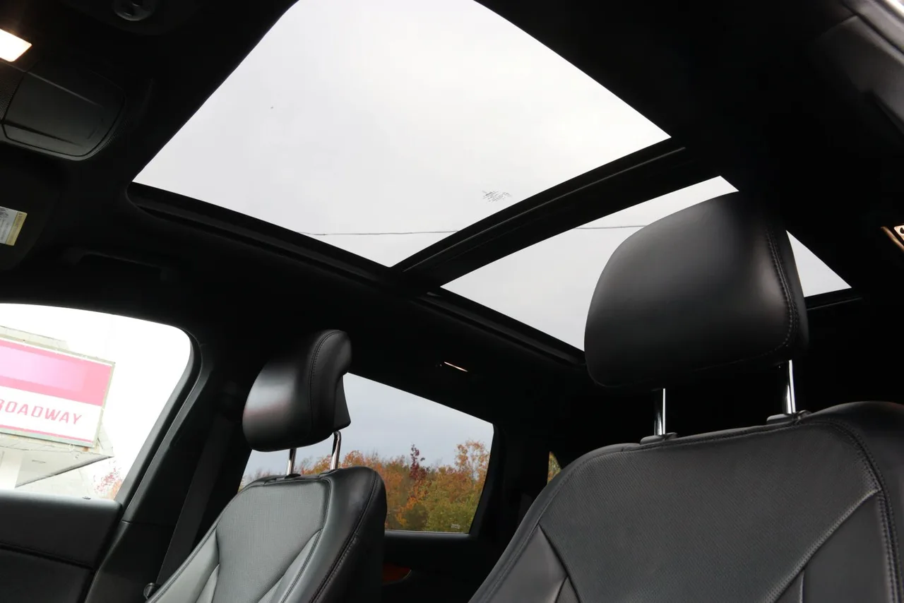 2018 Lincoln MKX Reserve Sport Utility 4D in white — photo 16 of 35