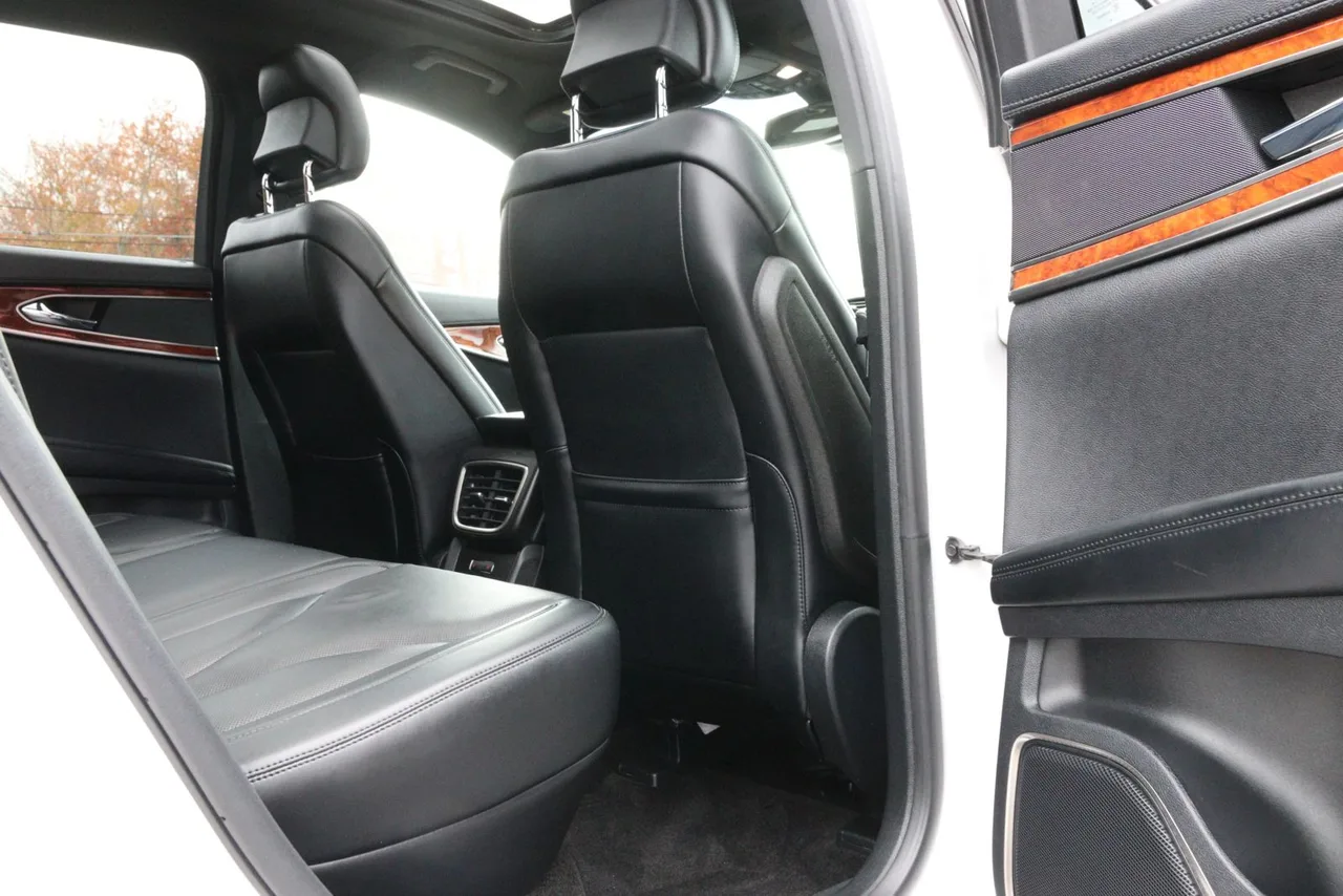 2018 Lincoln MKX Reserve Sport Utility 4D in white — photo 22 of 35