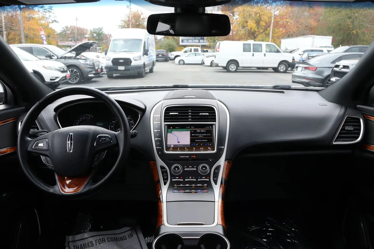 2018 Lincoln MKX Reserve Sport Utility 4D in white — photo 24 of 35