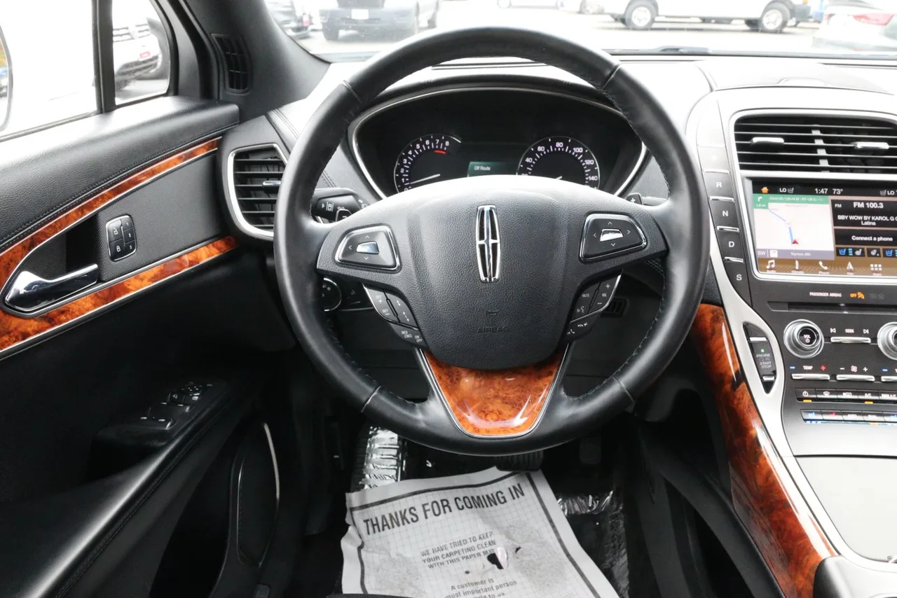 2018 Lincoln MKX Reserve Sport Utility 4D in white — photo 26 of 35