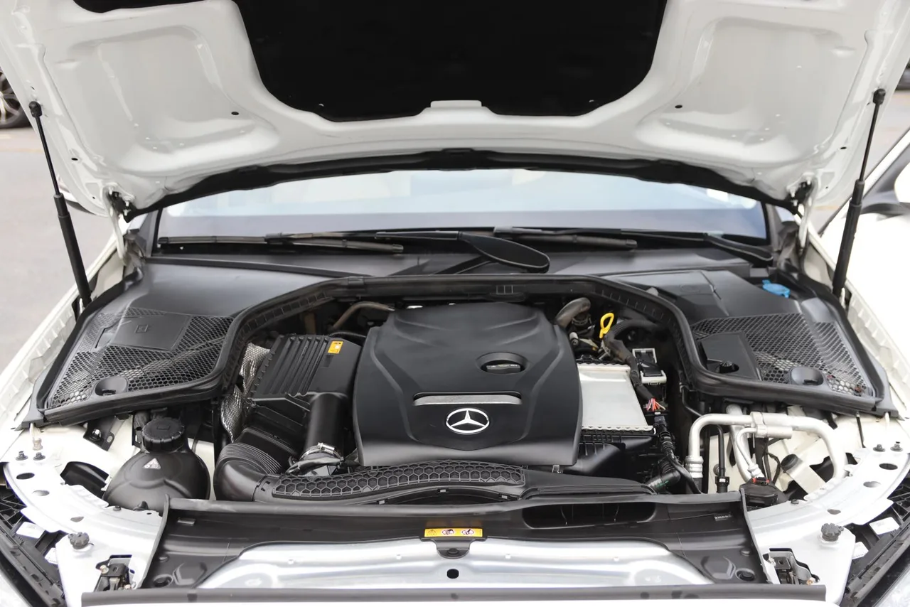 2018 Mercedes-Benz C-Class C 300 4MATIC Sedan 4D in white — photo 13 of 43