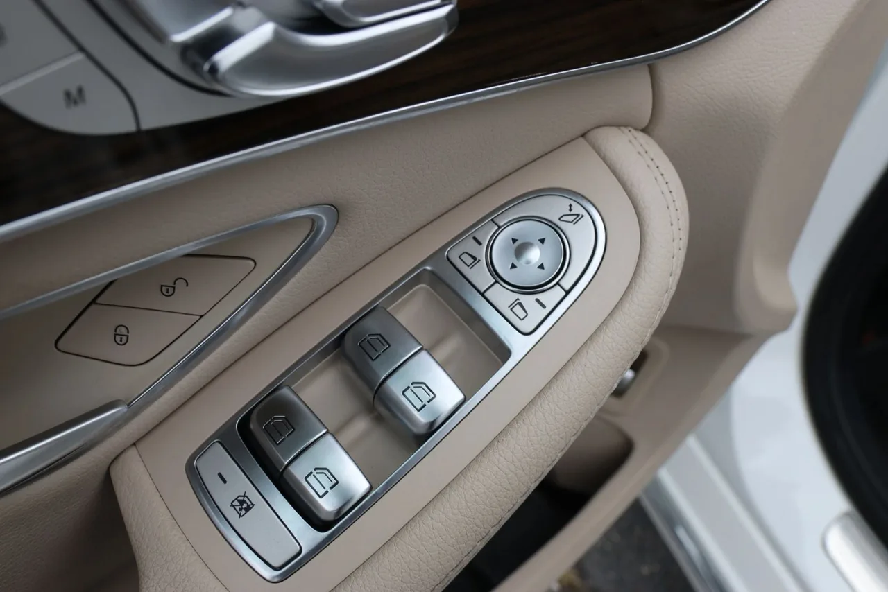2018 Mercedes-Benz C-Class C 300 4MATIC Sedan 4D in white — photo 15 of 43
