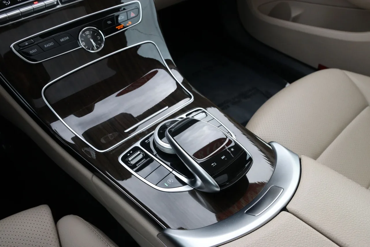 2018 Mercedes-Benz C-Class C 300 4MATIC Sedan 4D in white — photo 34 of 43