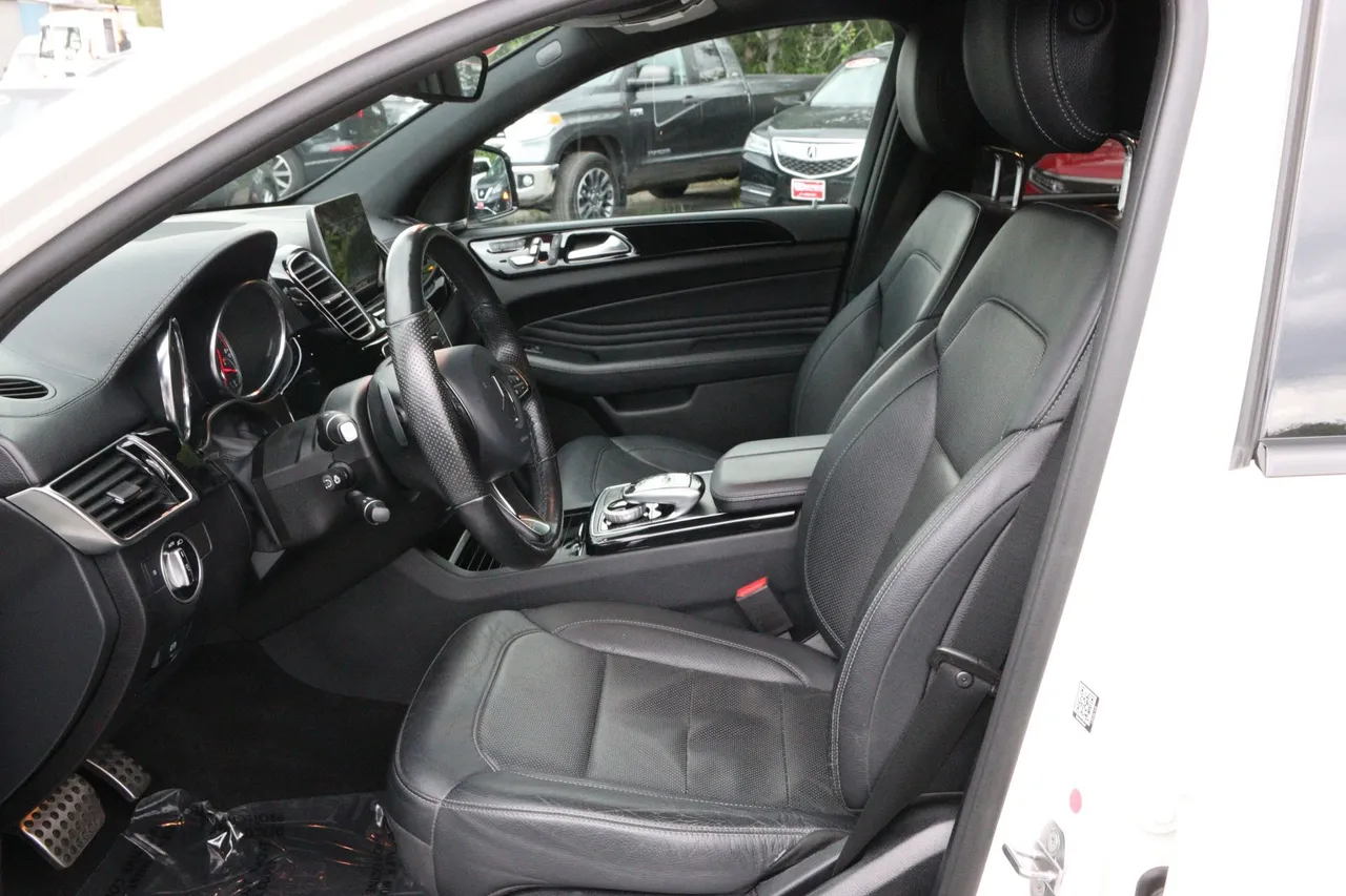2018 Mercedes-Benz AMG GLE Coupe GLE 43 Sport Utility 4D in white — photo 17 of 25