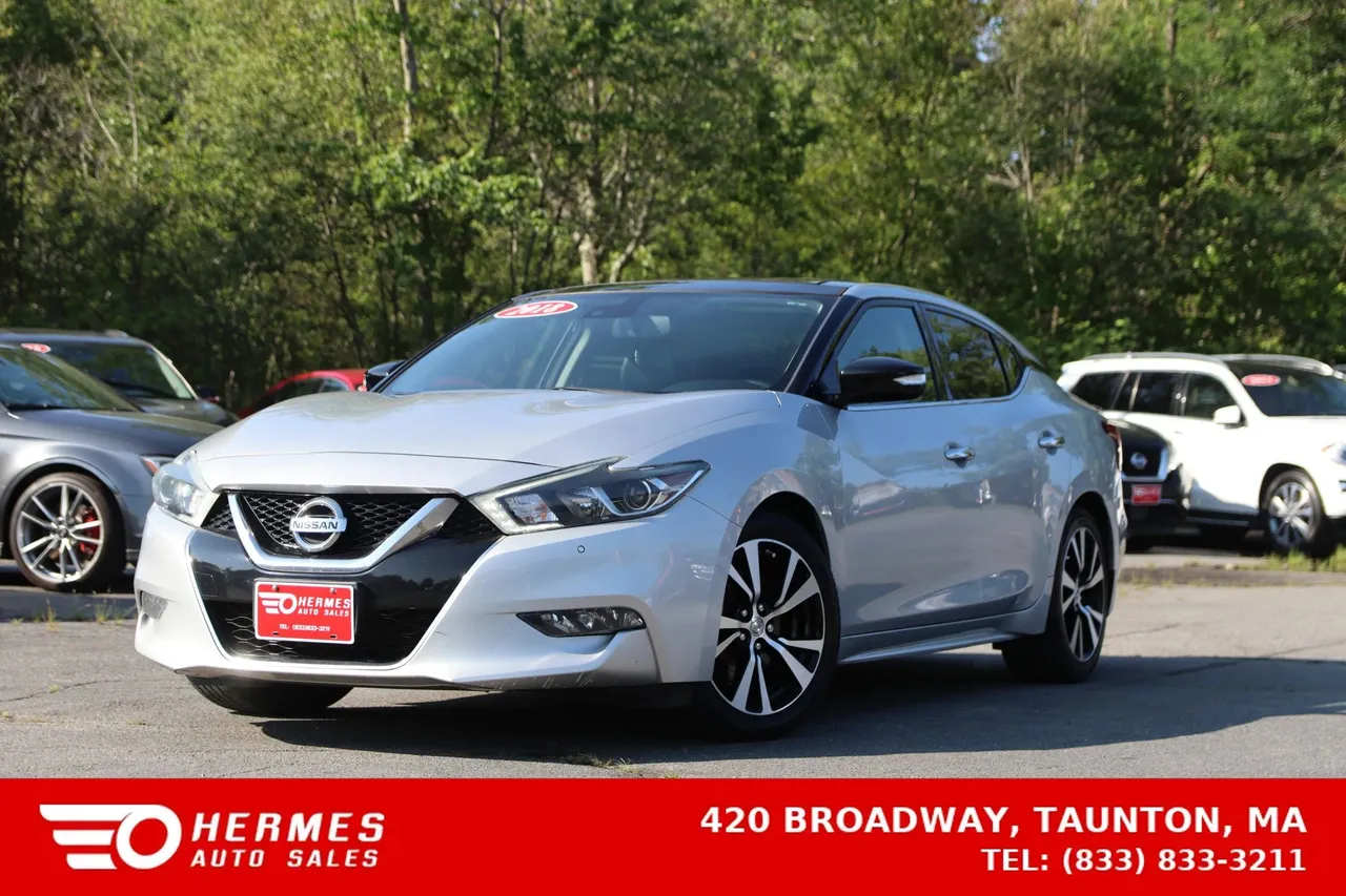 2018 Nissan Maxima SL Sedan 4D in silver — photo 1 of 33