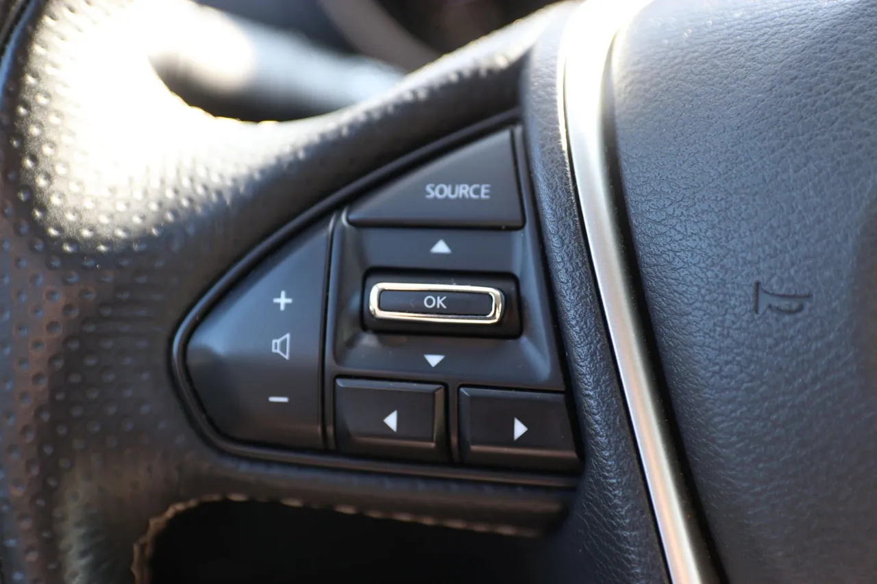 2018 Nissan Maxima SL Sedan 4D in silver — photo 18 of 33