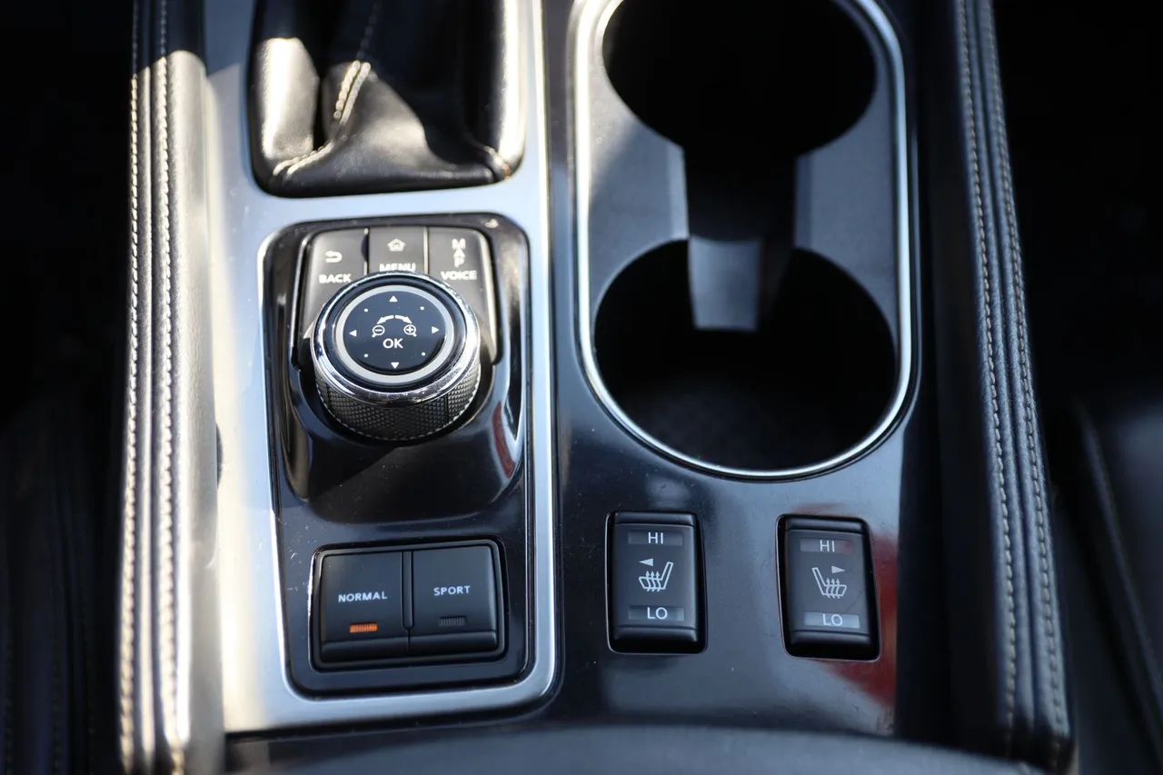 2018 Nissan Maxima SL Sedan 4D in silver — photo 23 of 33