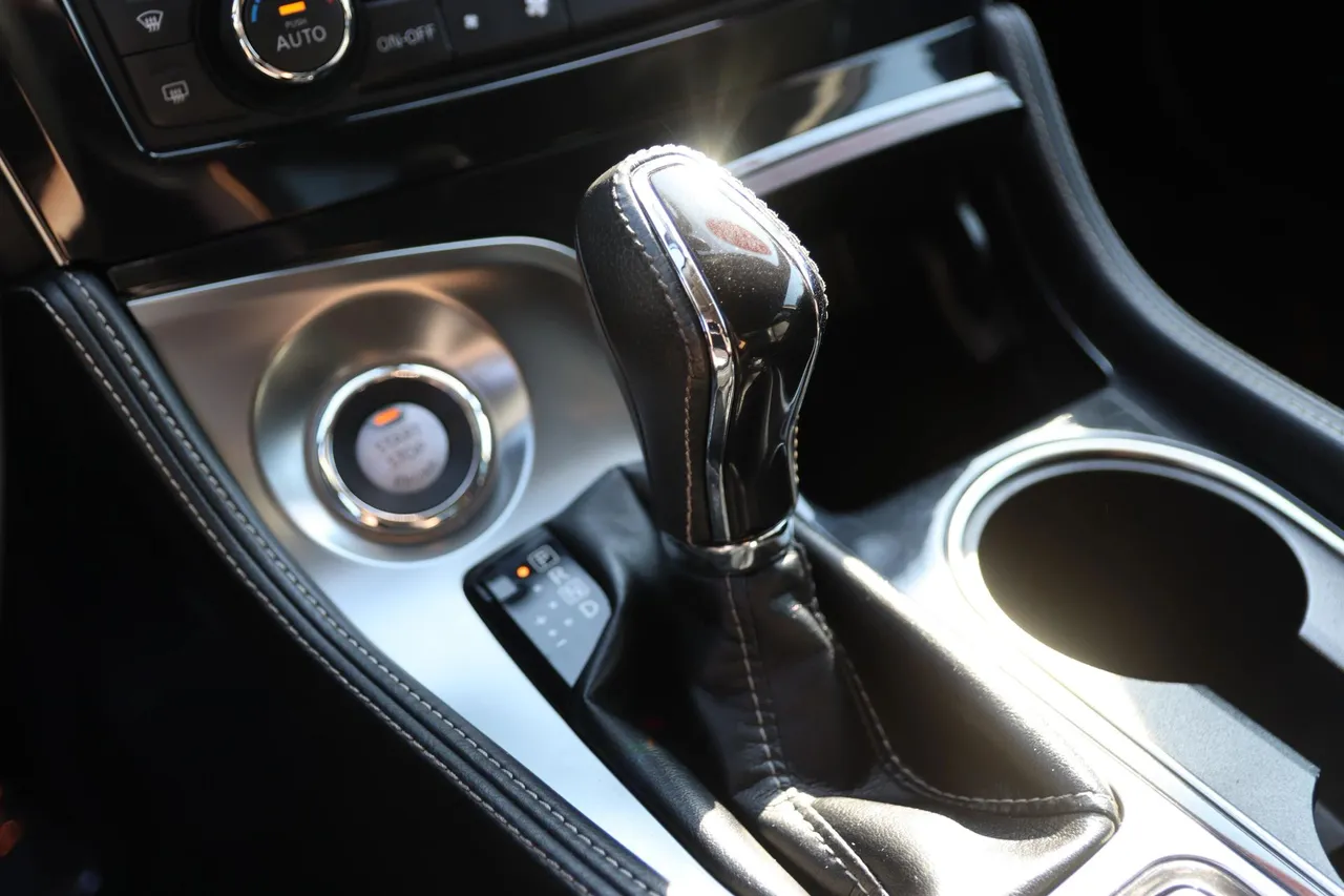 2018 Nissan Maxima SL Sedan 4D in silver — photo 25 of 33