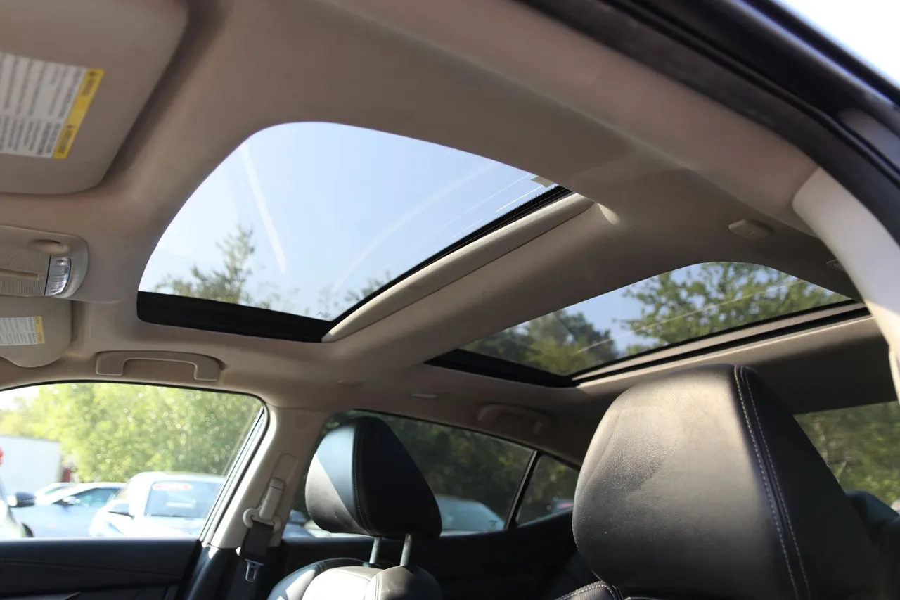 2018 Nissan Maxima SL Sedan 4D in silver — photo 28 of 33
