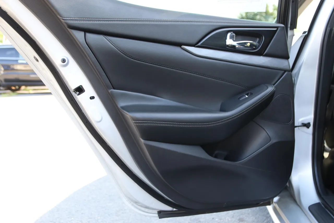 2018 Nissan Maxima SL Sedan 4D in silver — photo 29 of 33