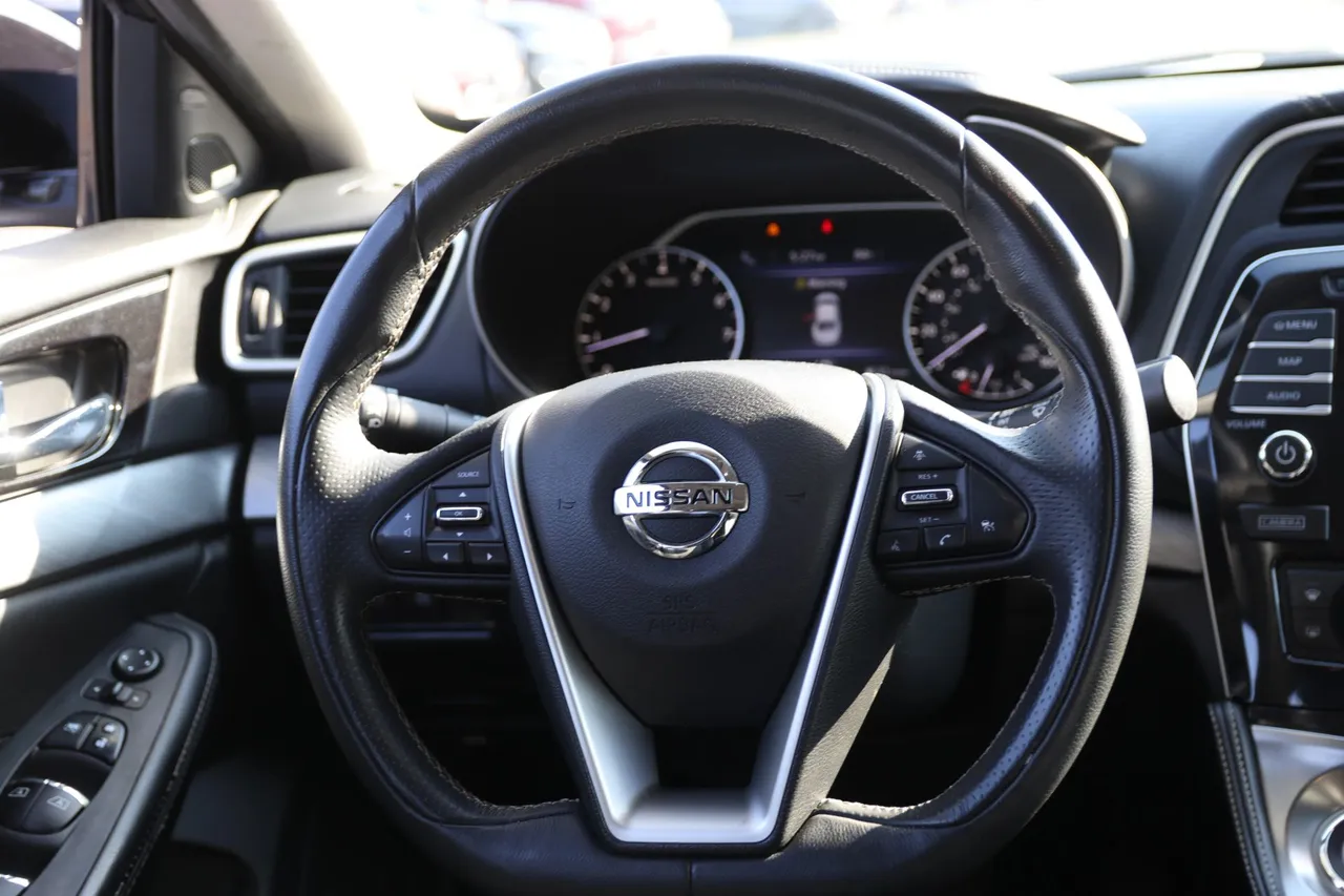 2018 Nissan Maxima SL Sedan 4D in silver — photo 31 of 33
