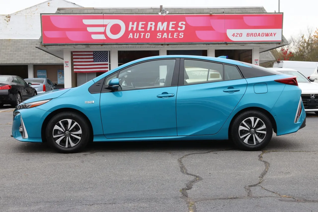 2018 Toyota Prius Prime Advanced Hatchback 4D in blue — photo 5 of 32