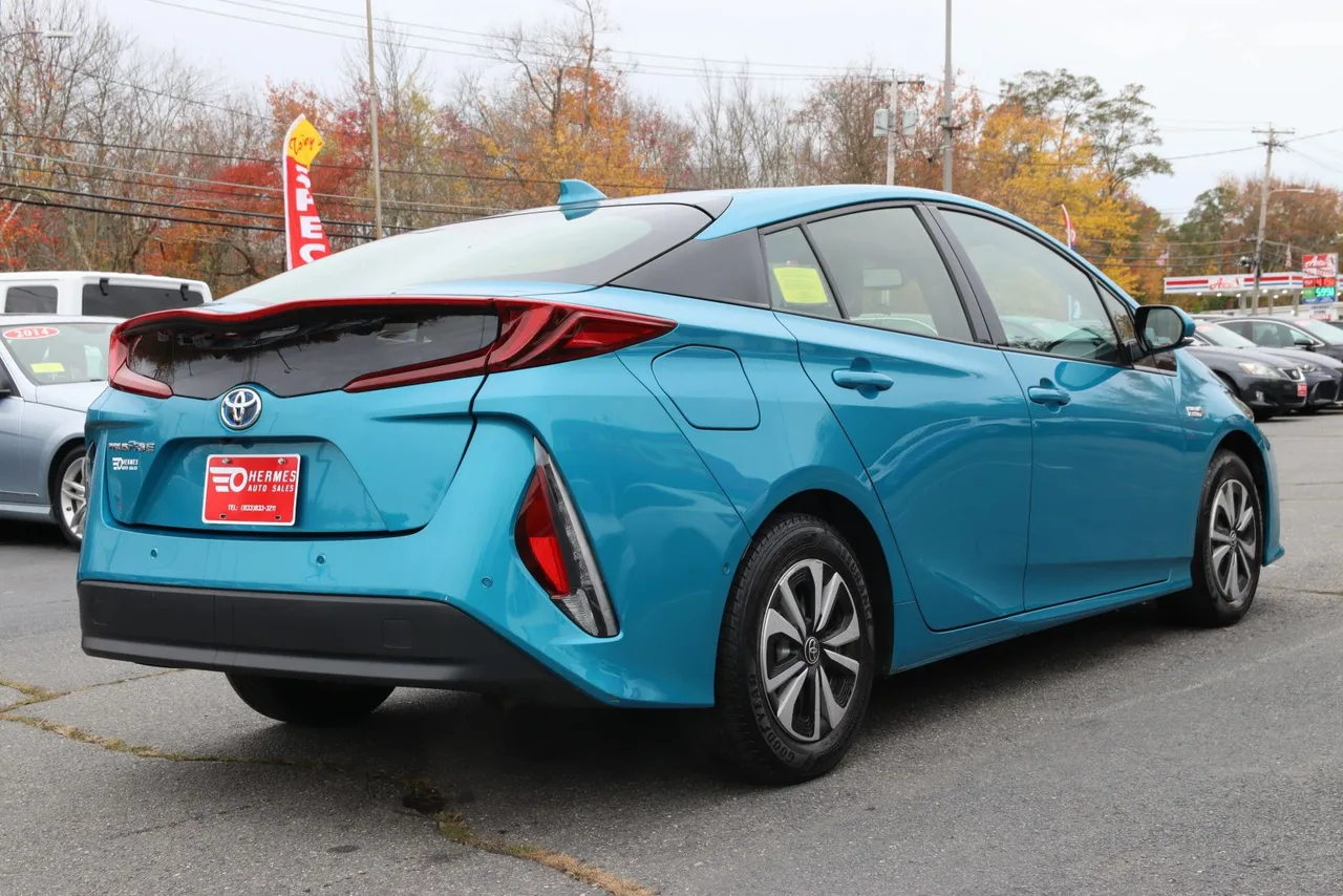 2018 Toyota Prius Prime Advanced Hatchback 4D in blue — photo 8 of 32