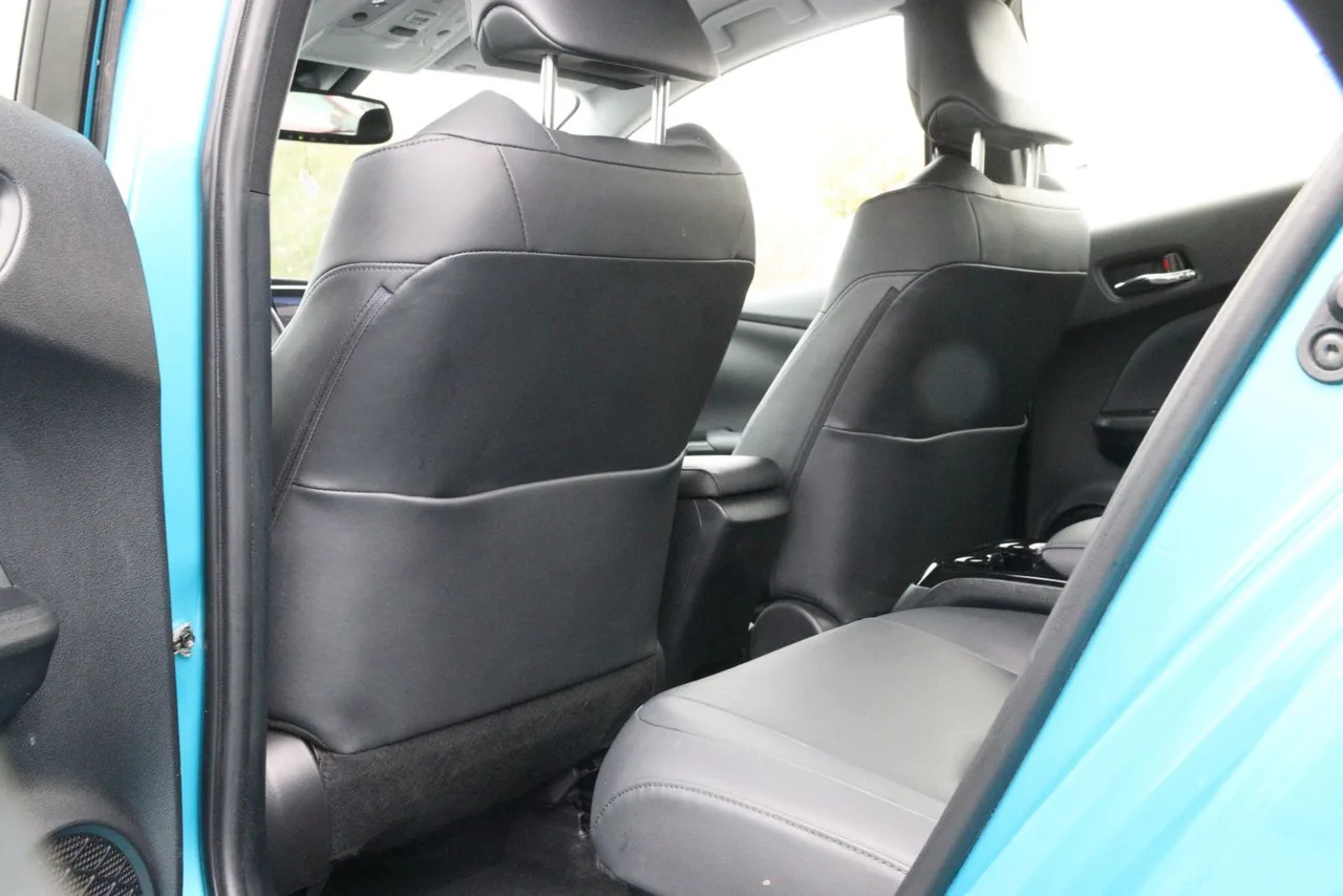 2018 Toyota Prius Prime Advanced Hatchback 4D in blue — photo 18 of 32