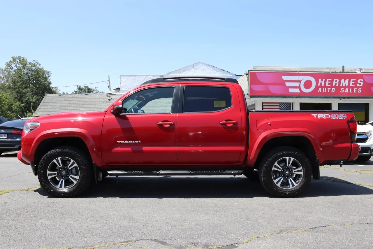 2018 Toyota Tacoma Double Cab TRD Sport Pickup 4D 5 ft in red — photo 2 of 36
