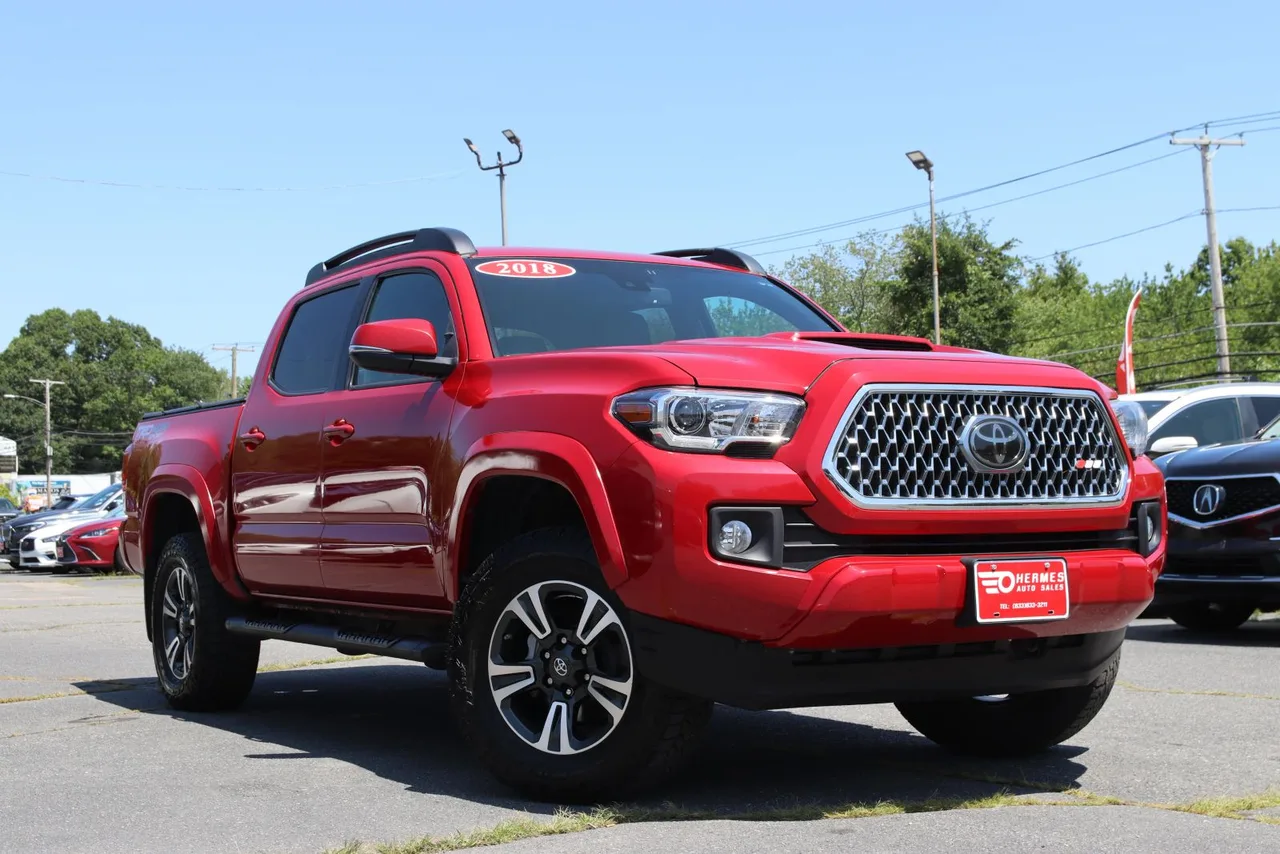 2018 Toyota Tacoma Double Cab TRD Sport Pickup 4D 5 ft in red — photo 10 of 36