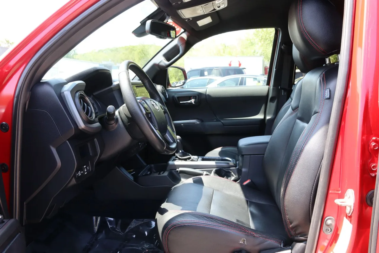 2018 Toyota Tacoma Double Cab TRD Sport Pickup 4D 5 ft in red — photo 16 of 36