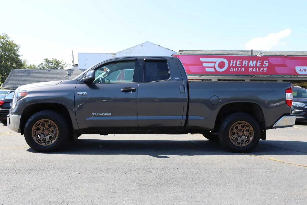 2018 Toyota Tundra Double Cab SR5 Pickup 4D 6 1/2 ft in gray — photo 4 of 31