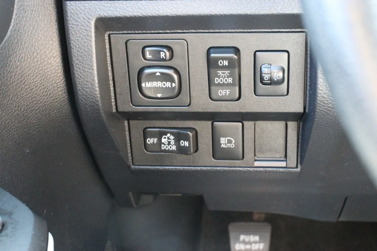 2018 Toyota Tundra Double Cab SR5 Pickup 4D 6 1/2 ft in gray — photo 26 of 31