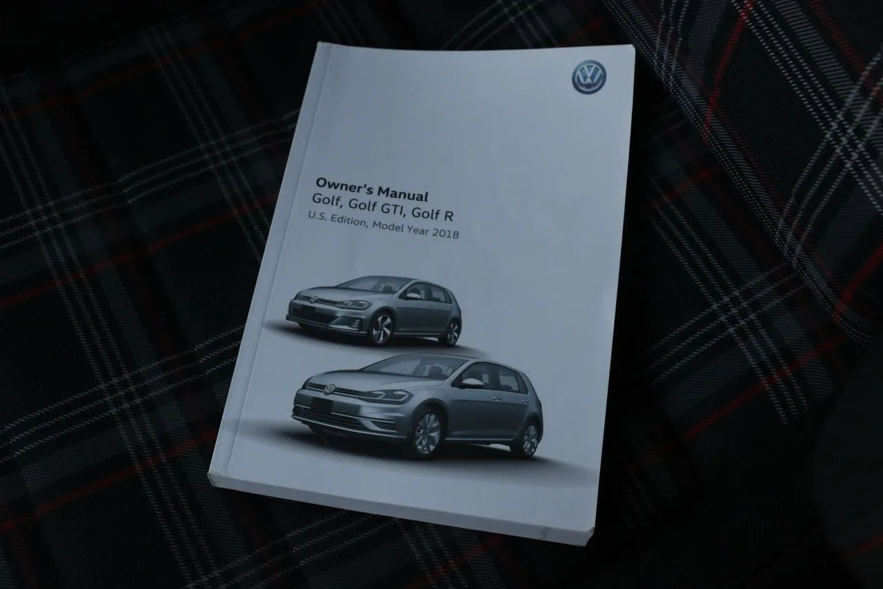 2018 Volkswagen Golf GTI S Hatchback Sedan 4D in green — photo 40 of 41