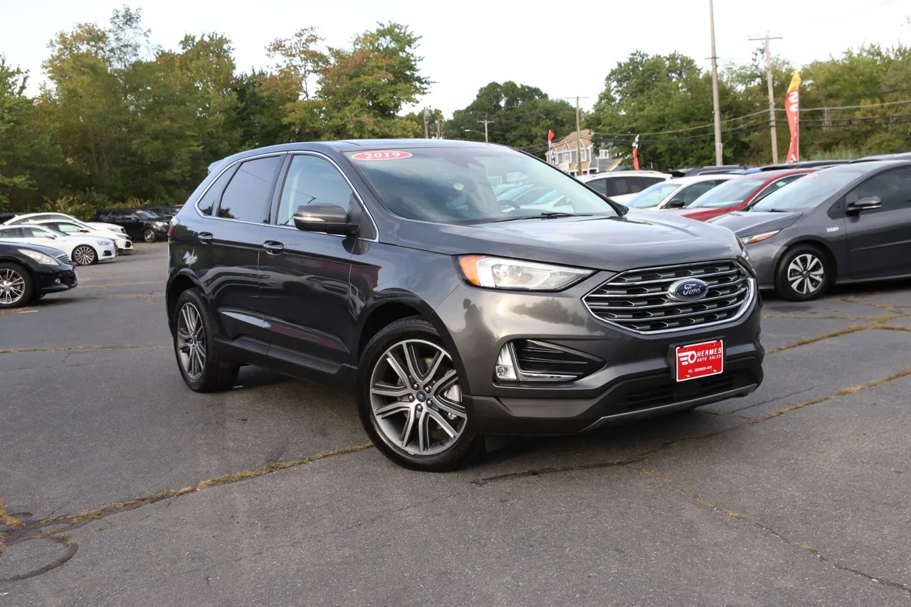 2019 Ford Edge Titanium Sport Utility 4D in gray — photo 2 of 34