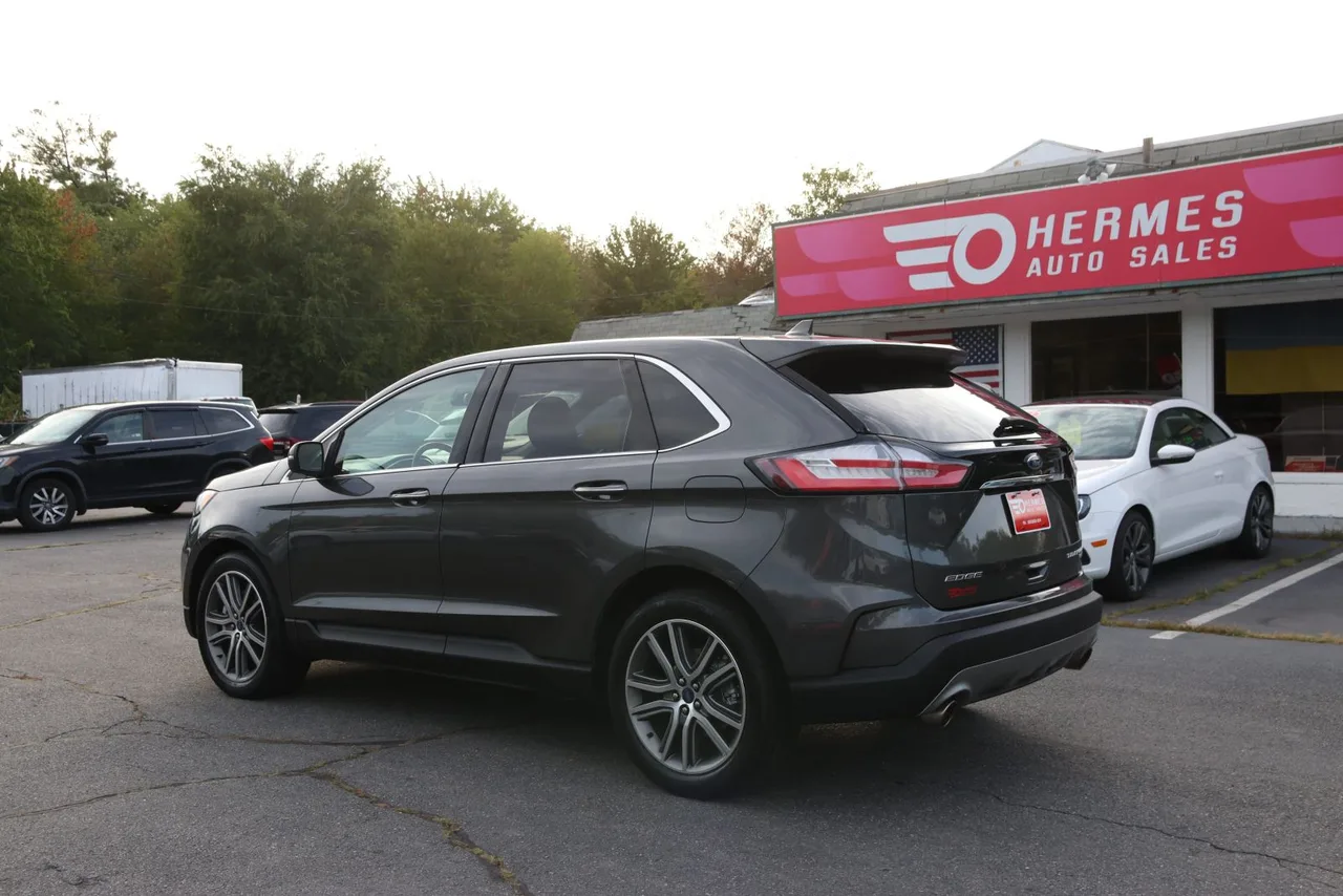 2019 Ford Edge Titanium Sport Utility 4D in gray — photo 4 of 34