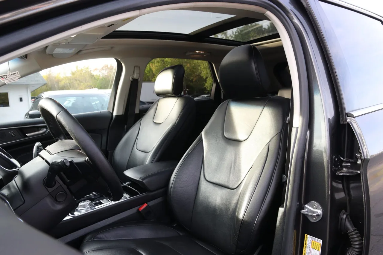 2019 Ford Edge Titanium Sport Utility 4D in gray — photo 12 of 34