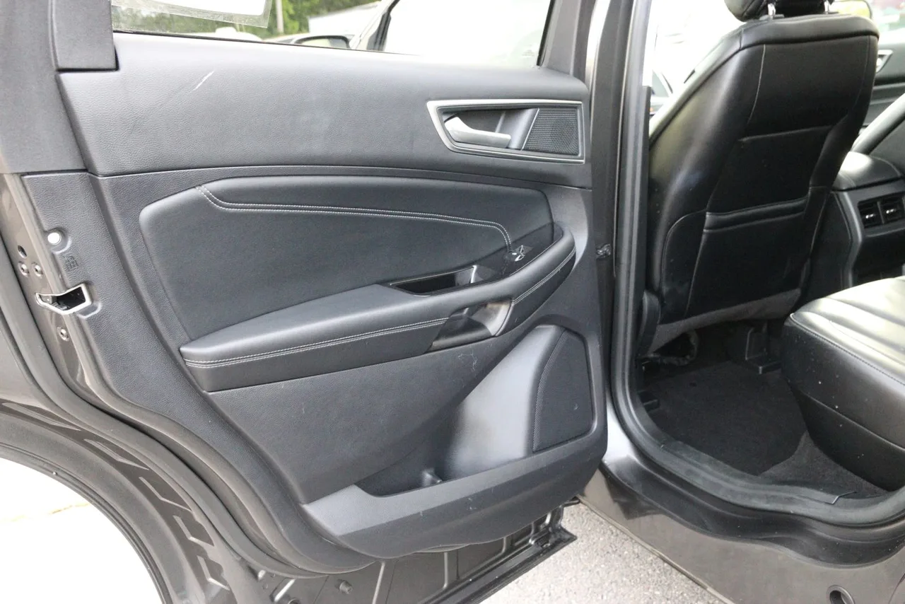 2019 Ford Edge Titanium Sport Utility 4D in gray — photo 16 of 34