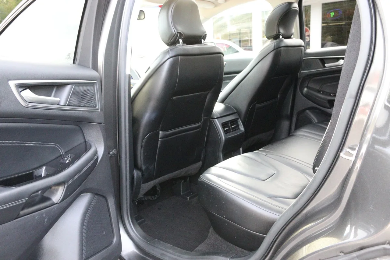 2019 Ford Edge Titanium Sport Utility 4D in gray — photo 17 of 34