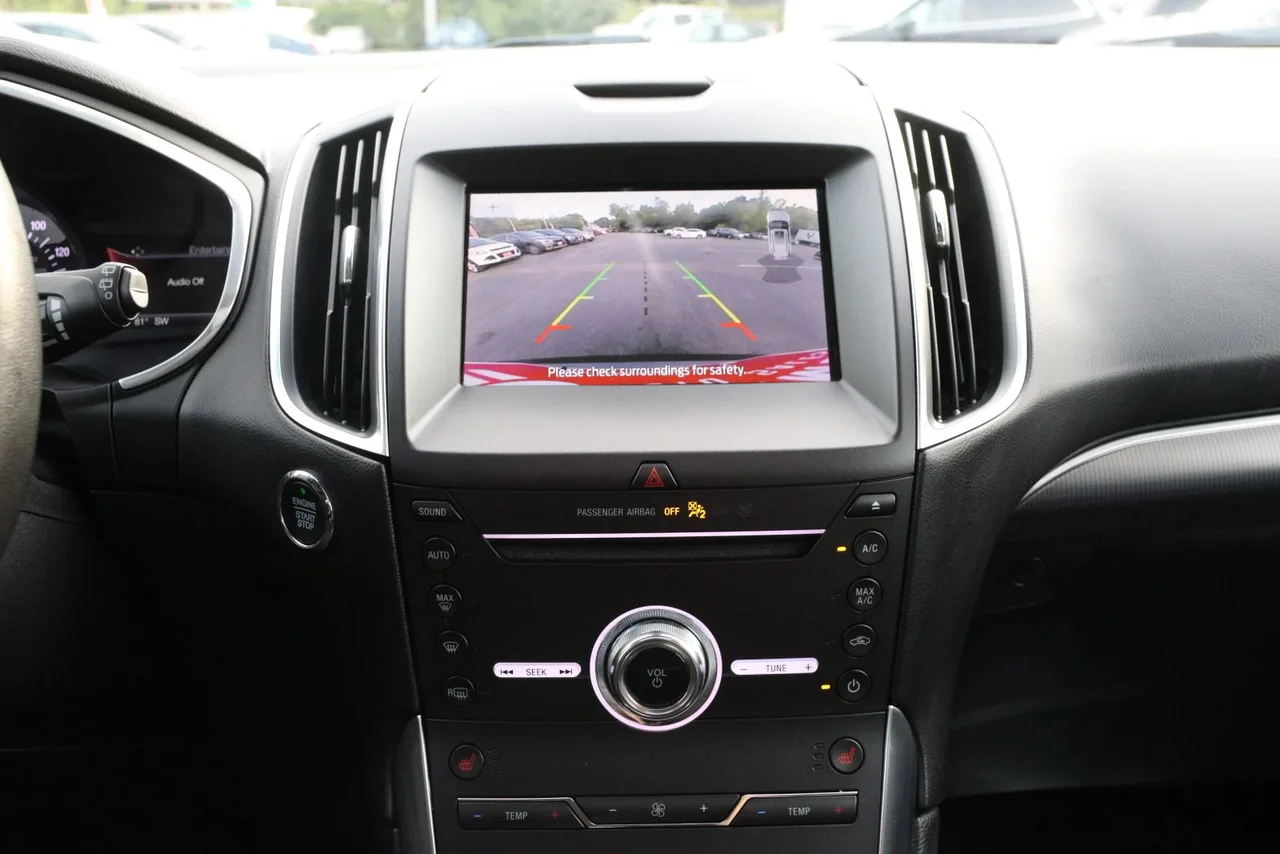 2019 Ford Edge Titanium Sport Utility 4D in gray — photo 26 of 34