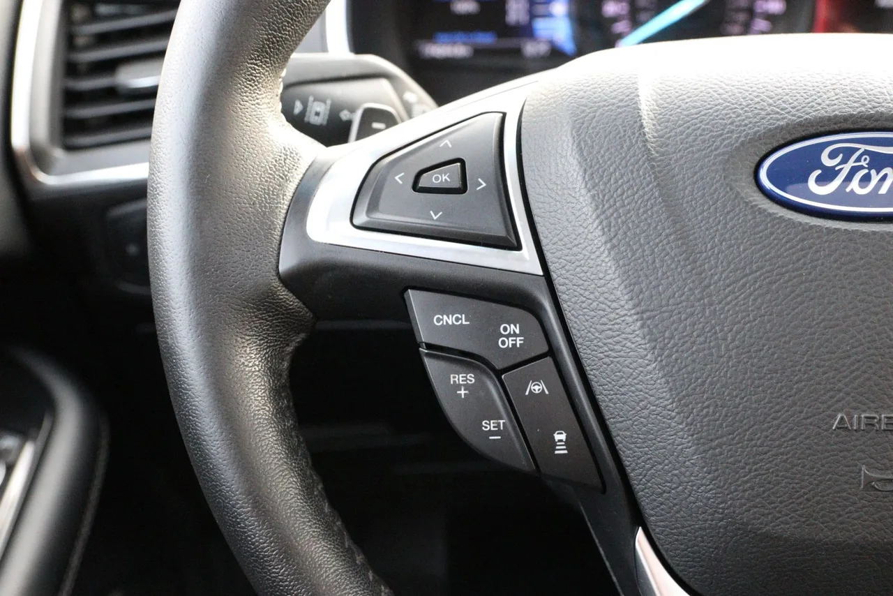 2019 Ford Edge Titanium Sport Utility 4D in gray — photo 31 of 34