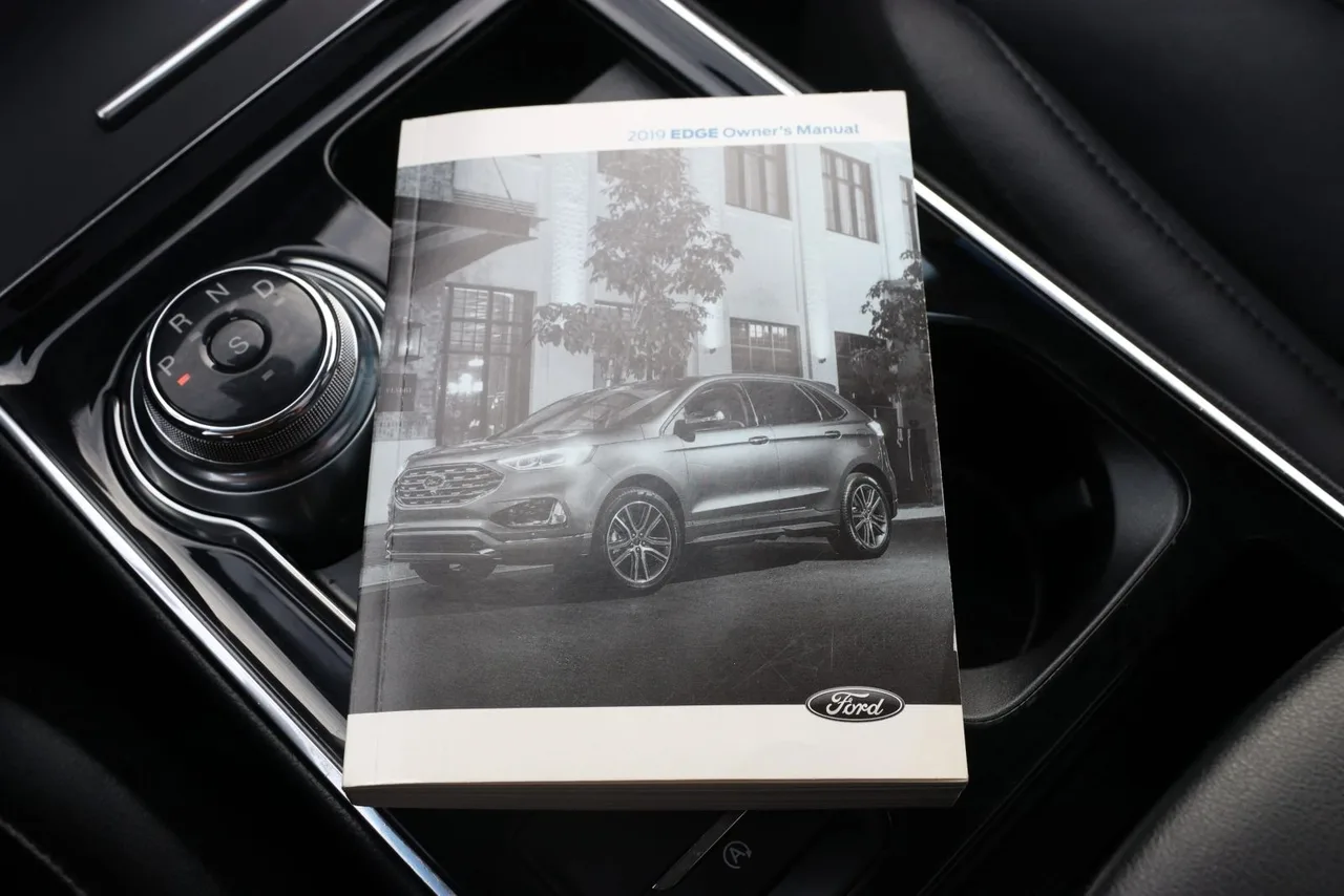 2019 Ford Edge Titanium Sport Utility 4D in gray — photo 33 of 34