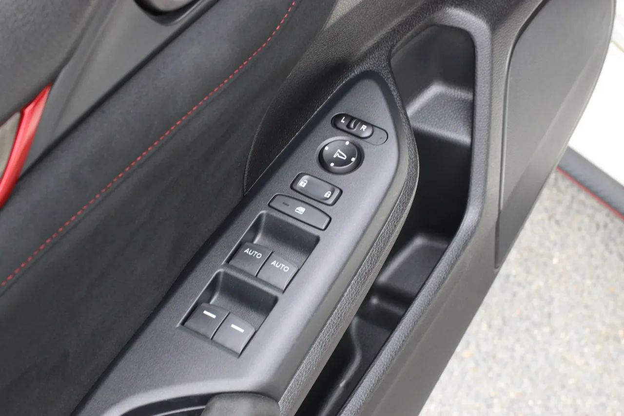 2019 Honda Civic Type R Touring Hatchback Sedan 4D in white — photo 11 of 27