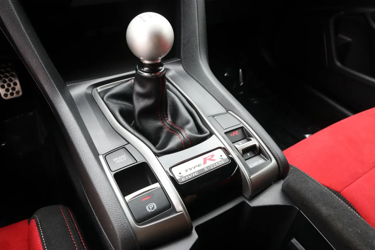 2019 Honda Civic Type R Touring Hatchback Sedan 4D in white — photo 19 of 27