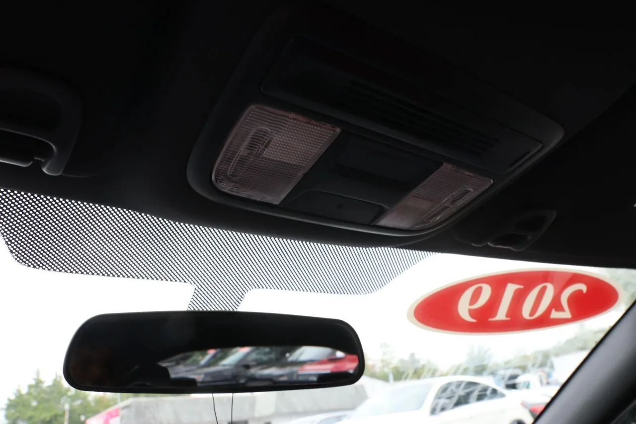 2019 Honda Civic Type R Touring Hatchback Sedan 4D in white — photo 22 of 27