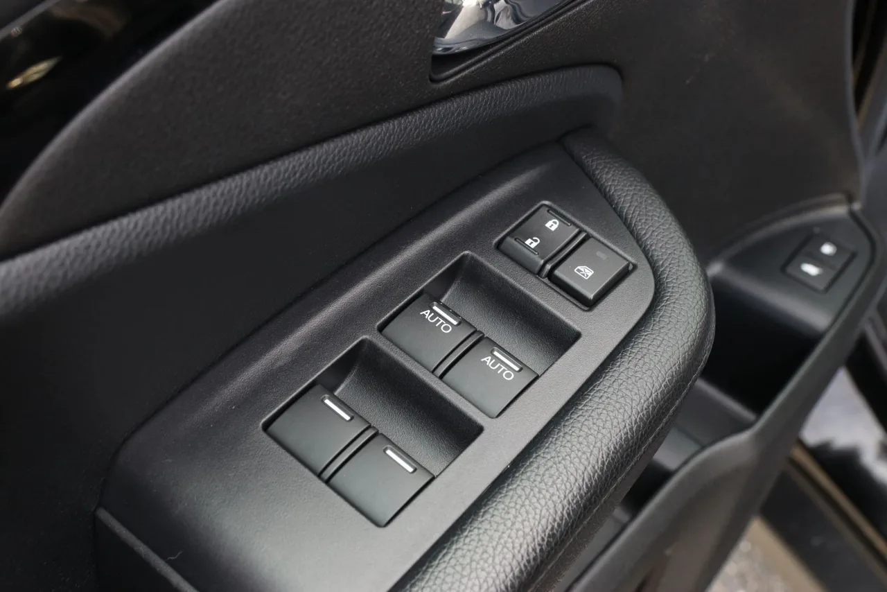 2019 Honda Pilot Touring Sport Utility 4D in black — photo 13 of 46