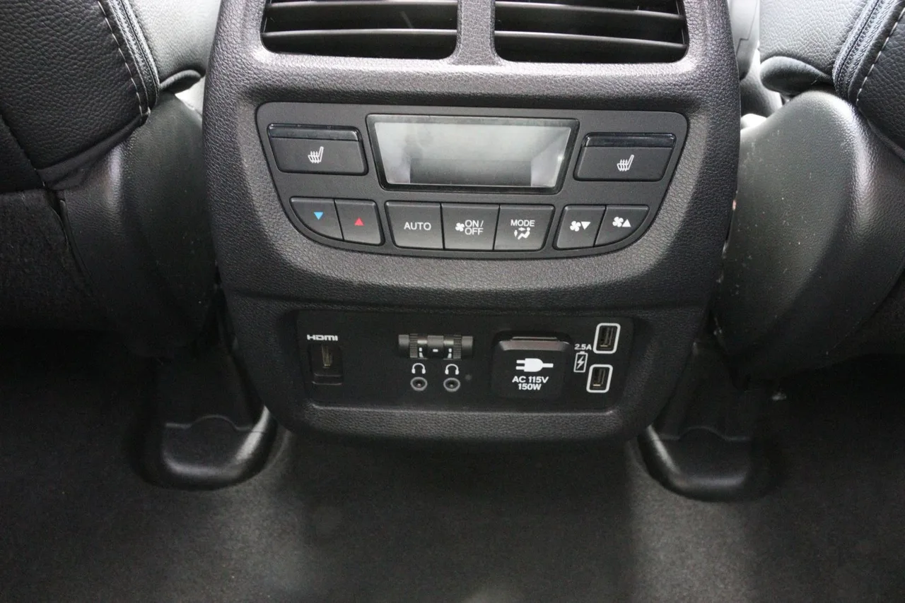 2019 Honda Pilot Touring Sport Utility 4D in black — photo 33 of 46