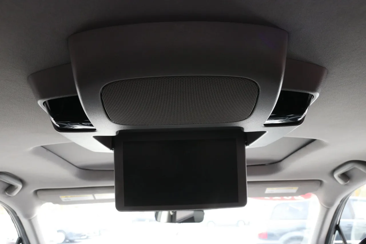 2019 Honda Pilot Touring Sport Utility 4D in black — photo 36 of 46