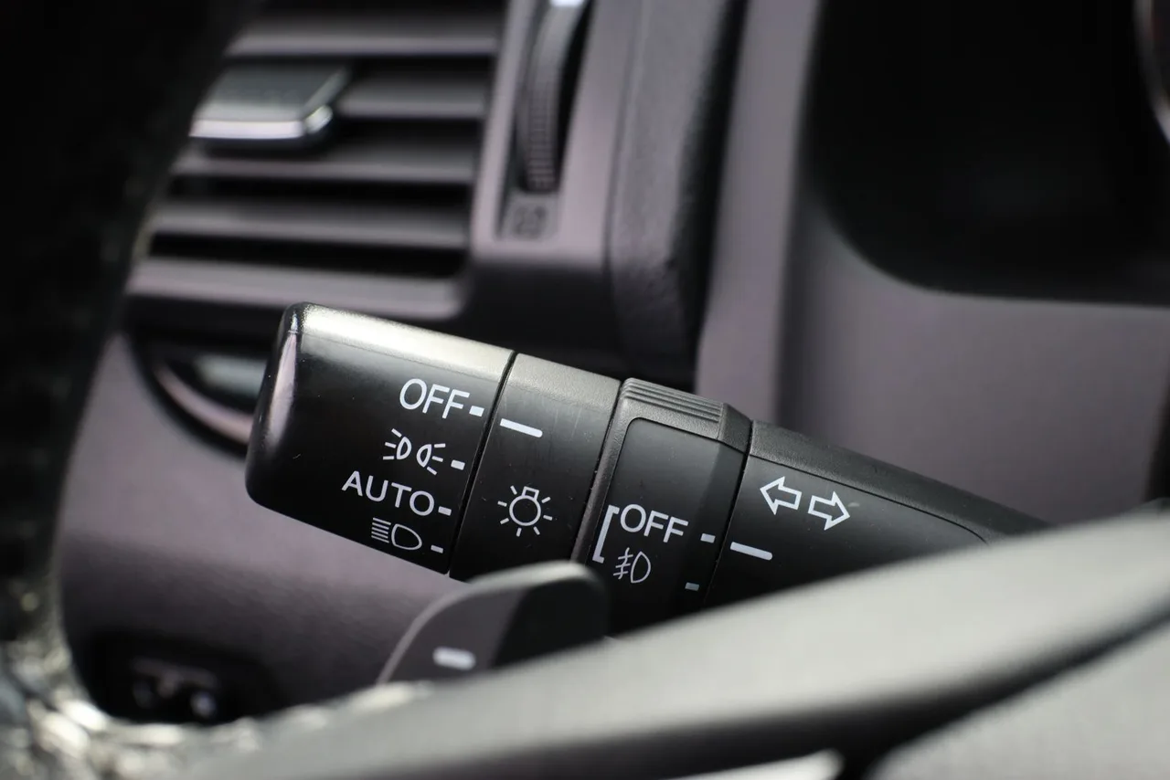 2019 Honda Pilot Touring Sport Utility 4D in black — photo 42 of 46