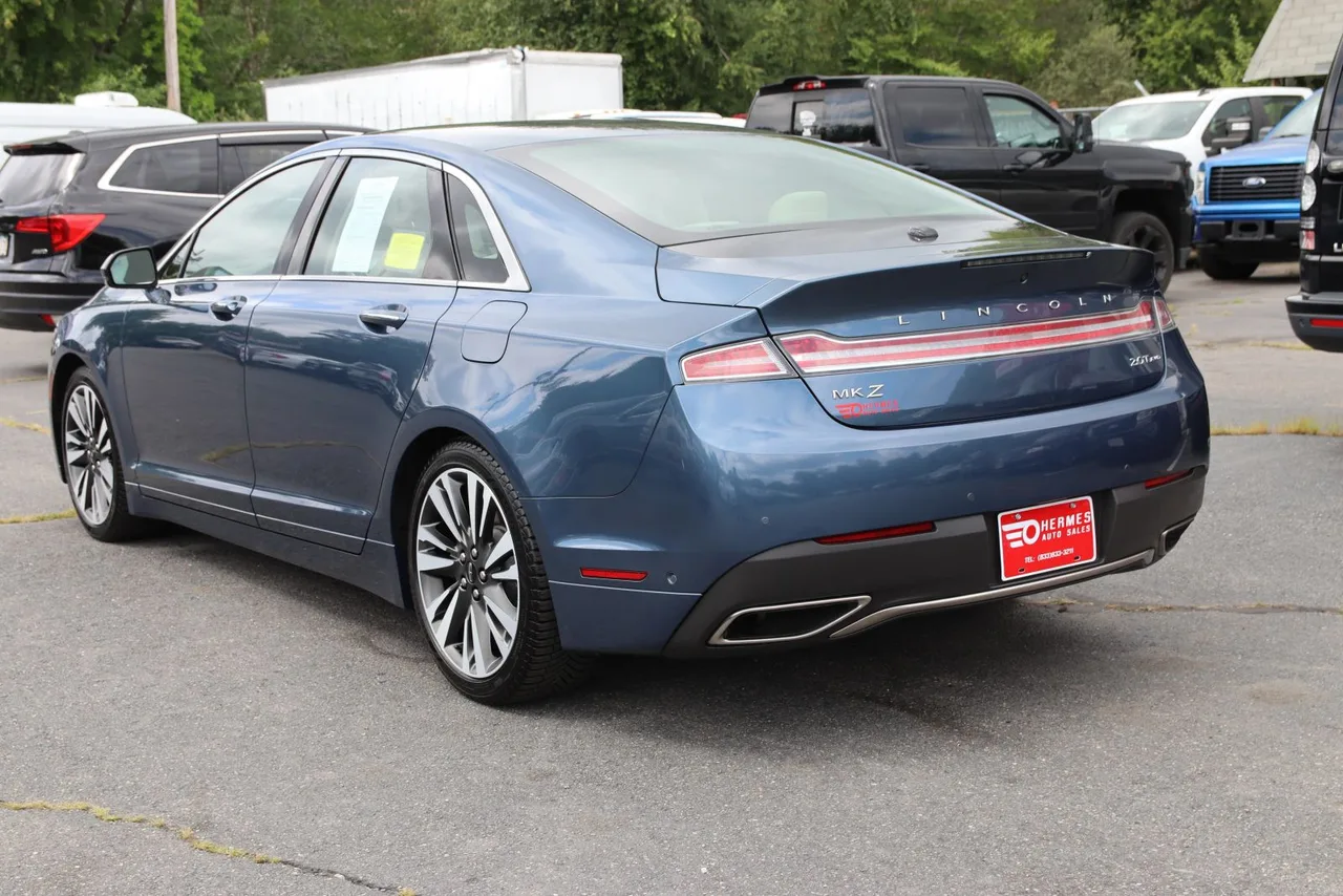 2019 Lincoln MKZ Reserve II Sedan 4D in blue — photo 3 of 33