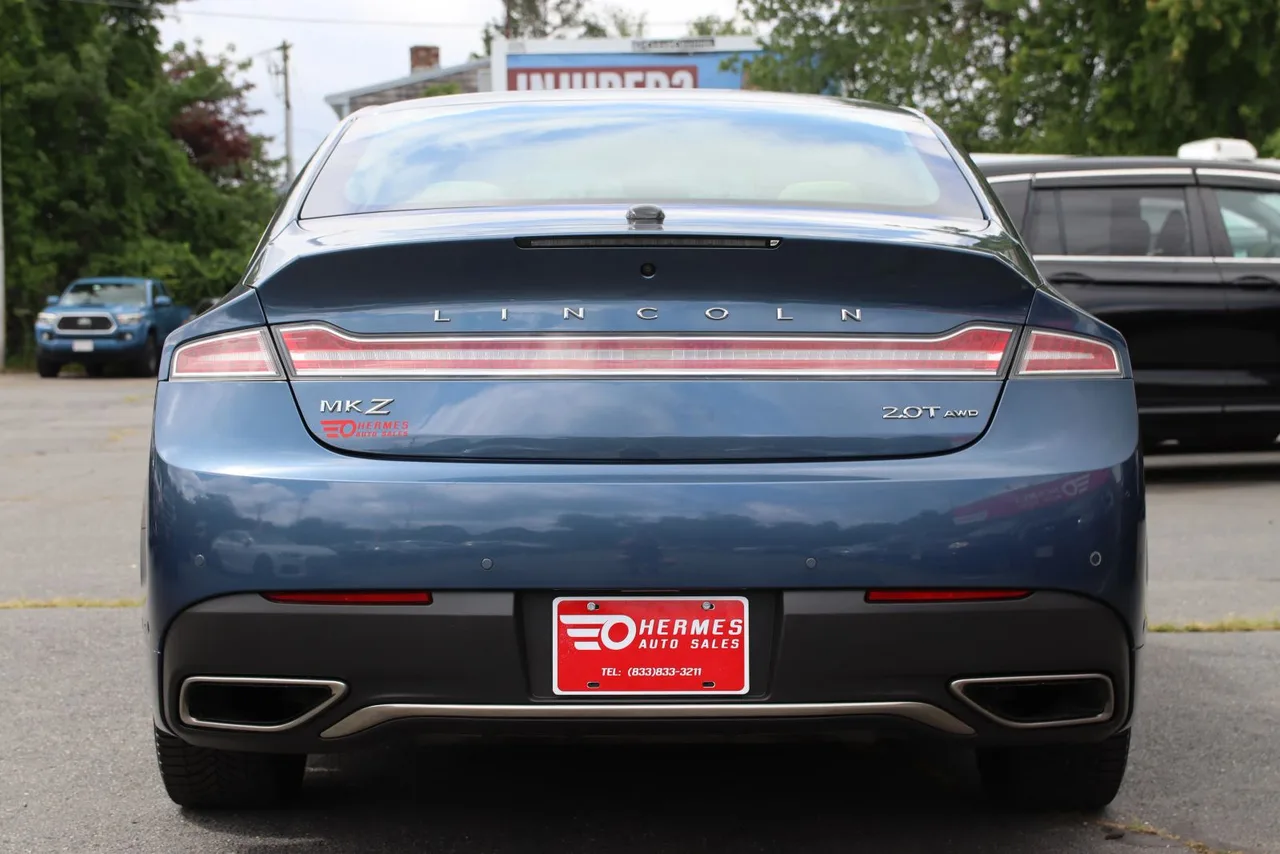 2019 Lincoln MKZ Reserve II Sedan 4D in blue — photo 4 of 33