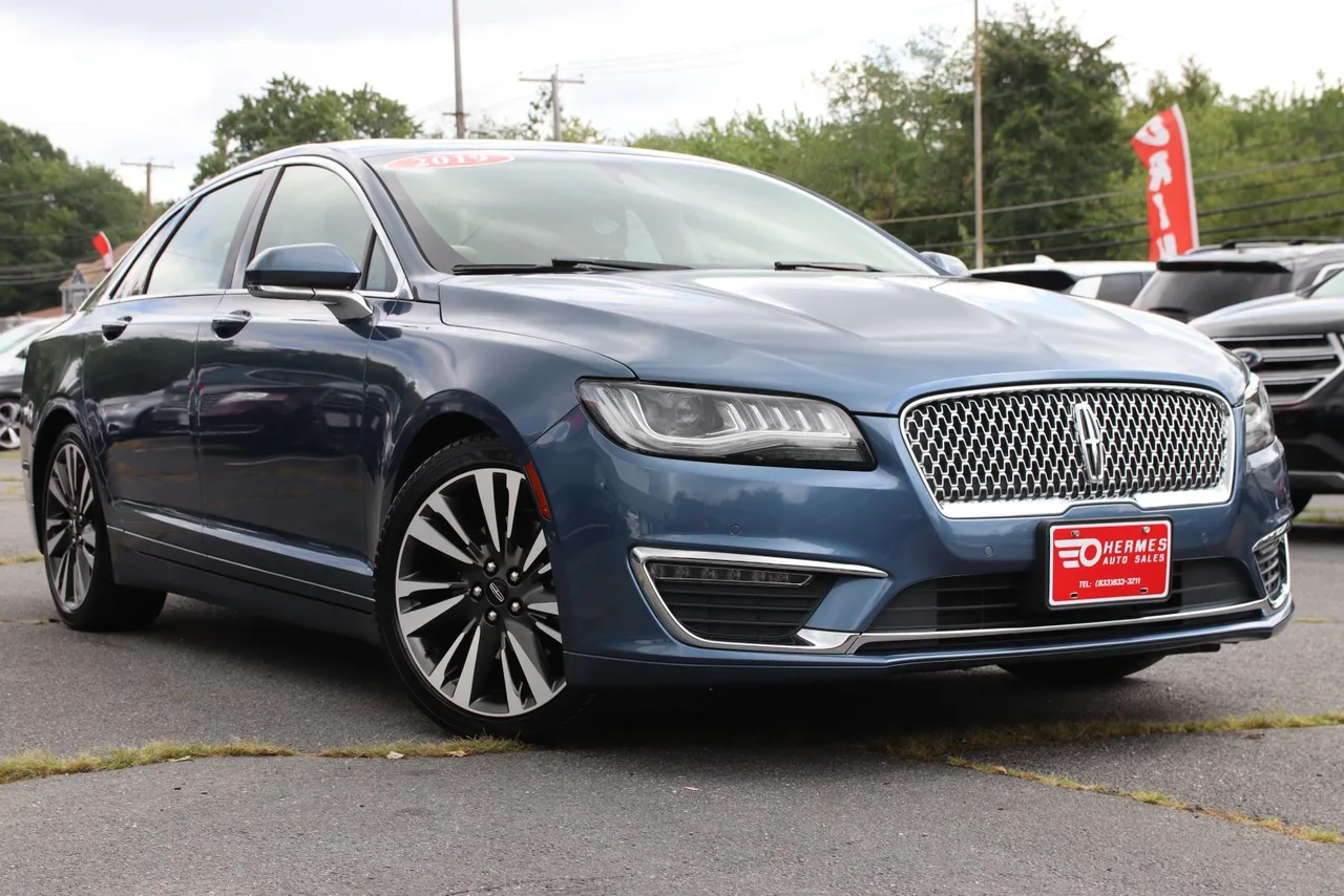 2019 Lincoln MKZ Reserve II Sedan 4D in blue — photo 9 of 33