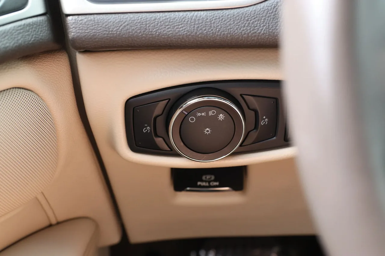 2019 Lincoln MKZ Reserve II Sedan 4D in blue — photo 22 of 33