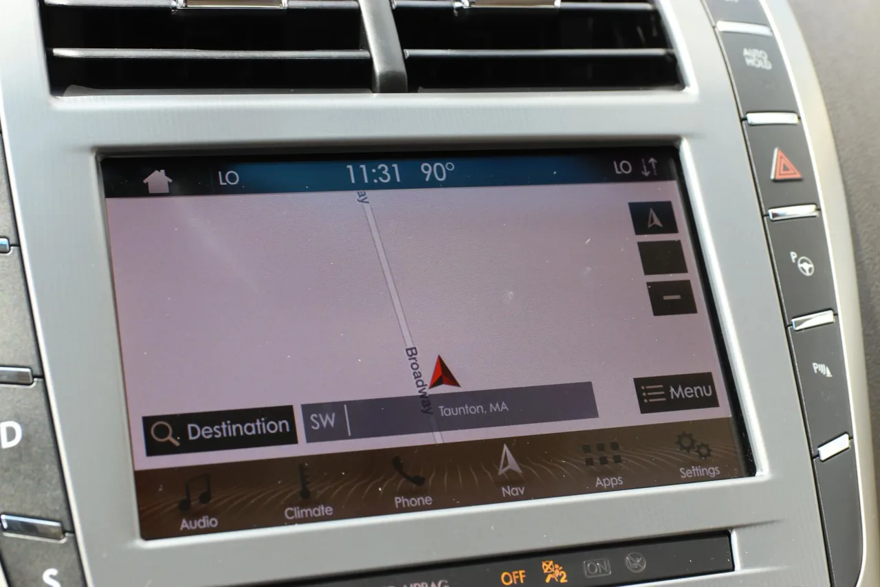 2019 Lincoln MKZ Reserve II Sedan 4D in blue — photo 25 of 33