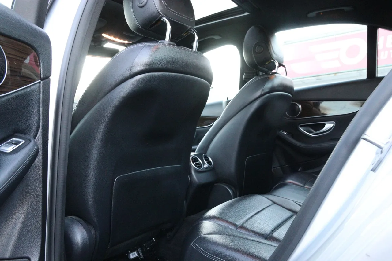 2019 Mercedes-Benz C-Class C 300 4MATIC Sedan 4D in silver — photo 21 of 45