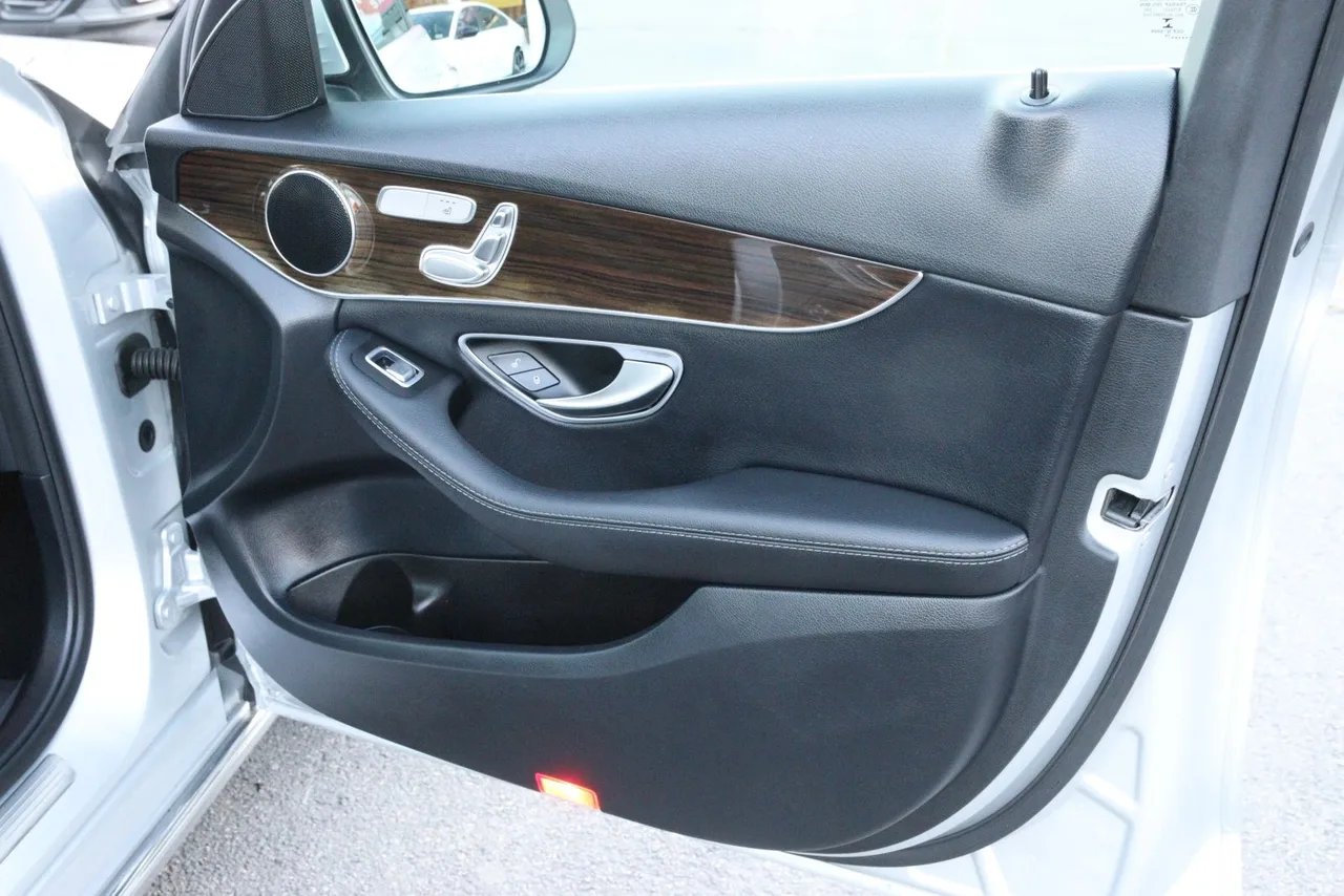 2019 Mercedes-Benz C-Class C 300 4MATIC Sedan 4D in silver — photo 26 of 45
