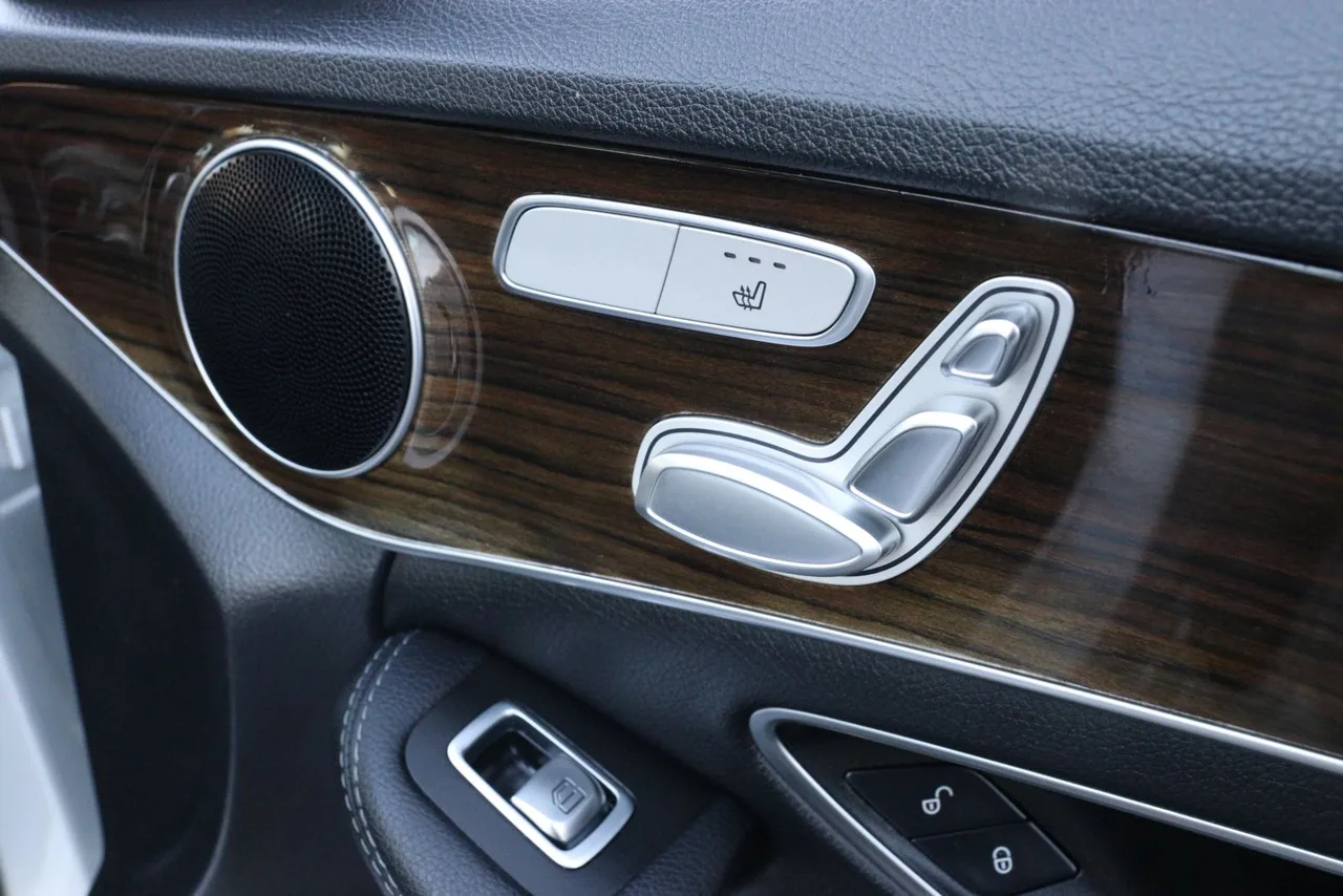 2019 Mercedes-Benz C-Class C 300 4MATIC Sedan 4D in silver — photo 28 of 45