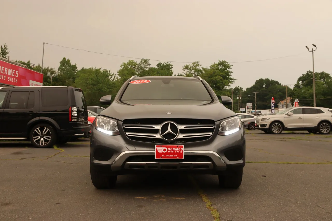 2019 Mercedes-Benz GLC GLC 300 4MATIC Sport Utility 4D in gray — photo 5 of 18