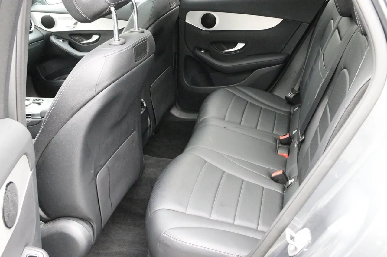 2019 Mercedes-Benz GLC GLC 300 4MATIC Sport Utility 4D in gray — photo 18 of 18